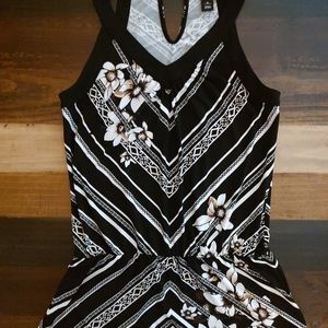 White House Black Market Ladies Sleeveless Blouse Sz.M
